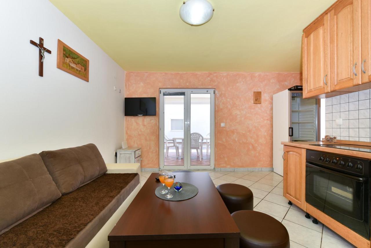 Apartments Krepo Vir Εξωτερικό φωτογραφία
